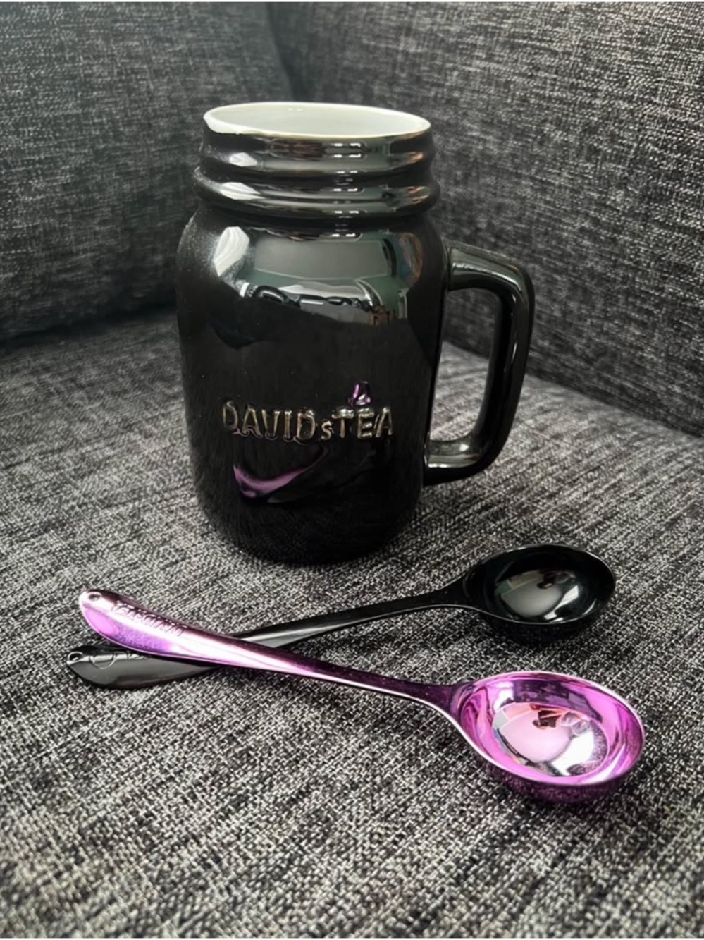 DAVIDsTEA Glossy Black Ceramic Mason Jar Mug with Iridescent Tea Spoons
